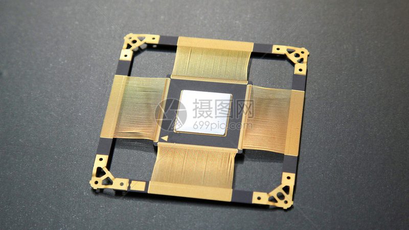碳化硅功率器件晶圆代工：技术演进与行业挑战**